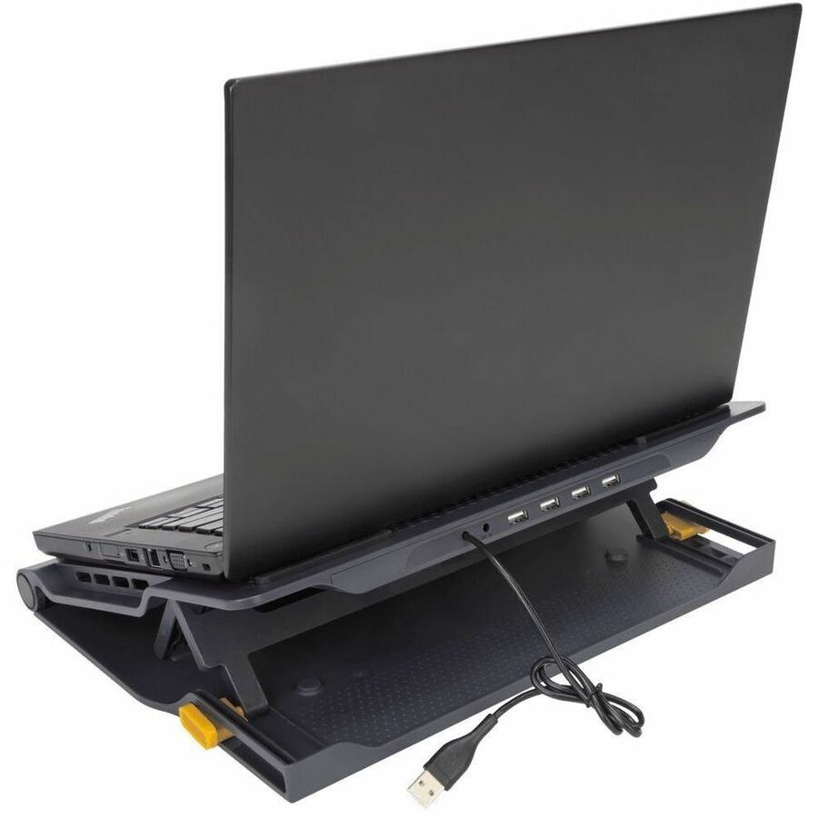 Targus 17" Chill Mat+ with 4-port Hub — AWE81US