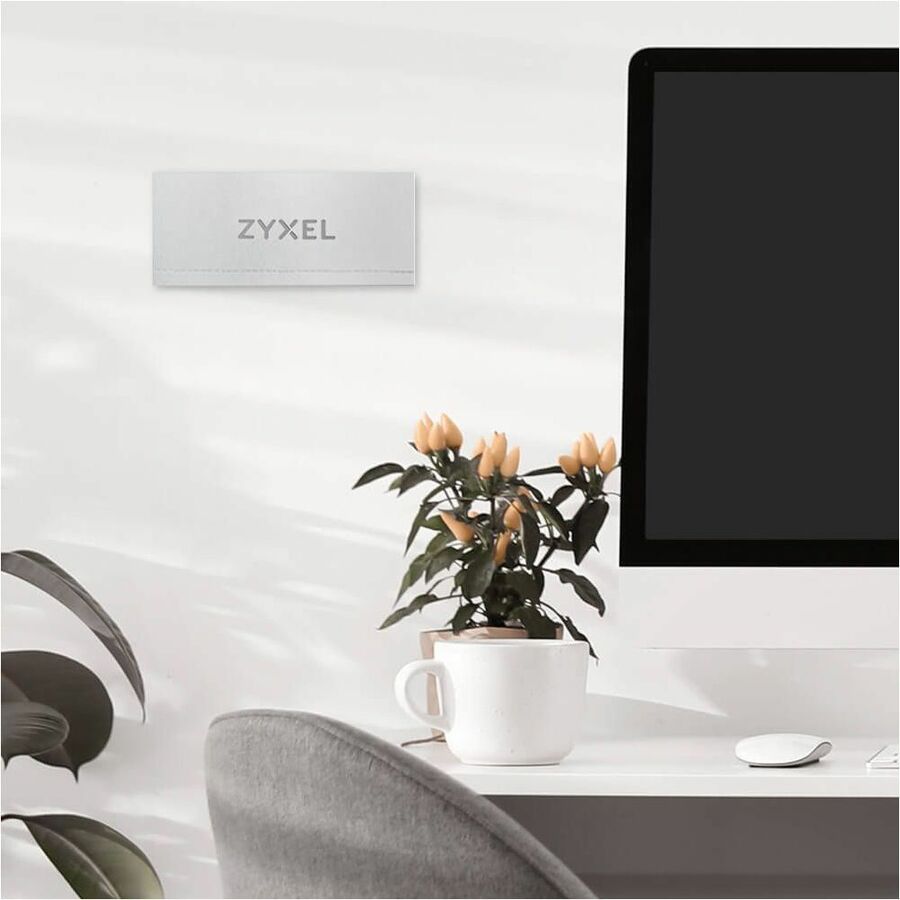 ZYXEL 8-Port 2.5G Unmanaged Switch with 10G Uplink — XMG108