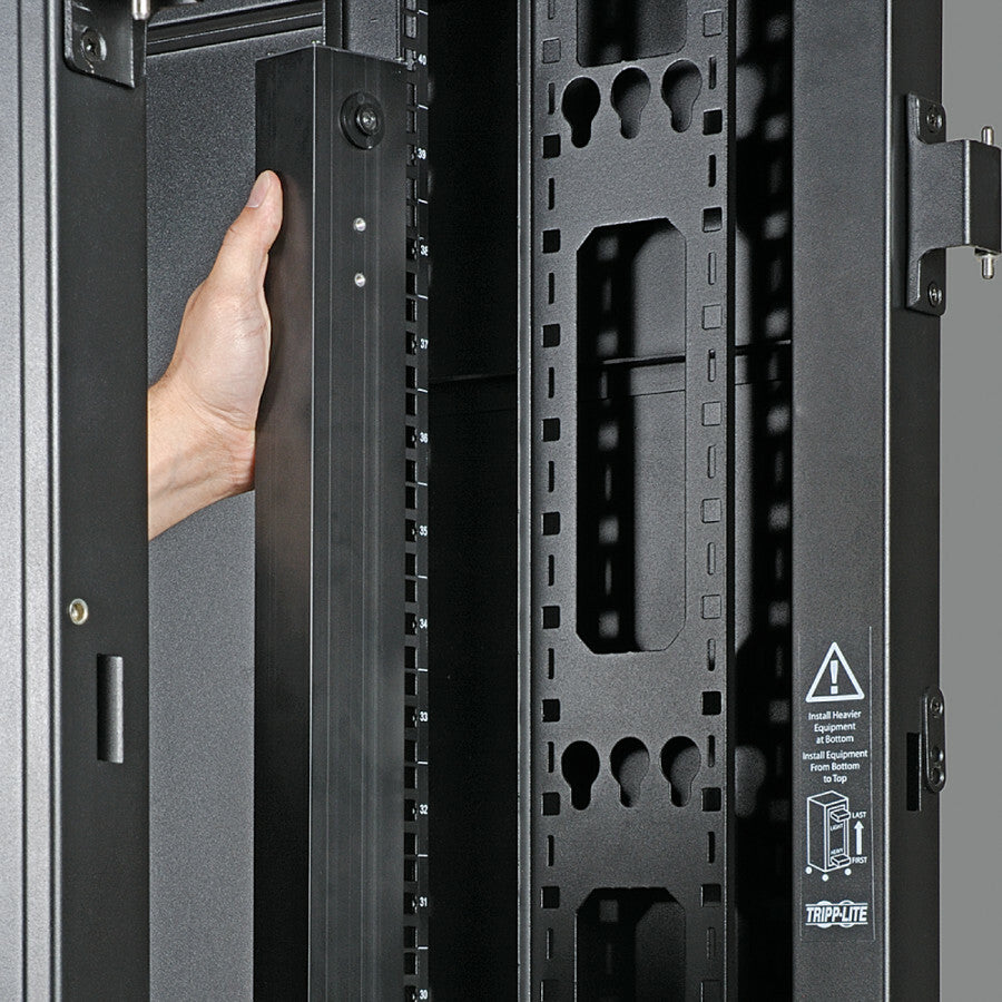 Eaton Tripp Lite Series 11.5kW 208-240V 3PH Switched PDU - LX Interface, Gigabit, 30 Outlets, IEC 309 16/20A Red 360-415V Input, Outlet Monitoring, LCD, 1.8 m Cord, 0U 1.8 m Height, TAA — PDU3XEVSR6G20
