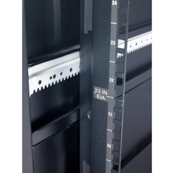 APC Vertical Mounting Rail with Square Holes — AR7510