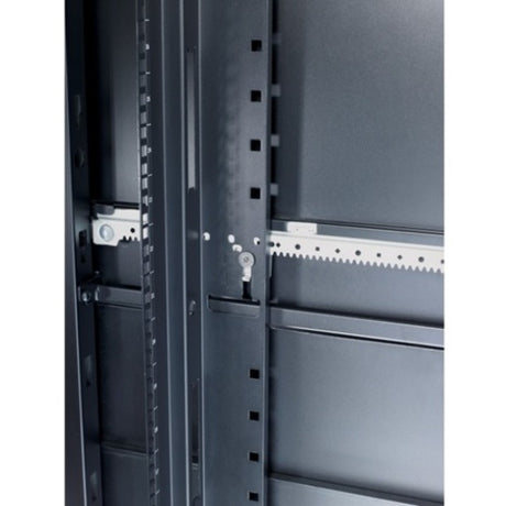 APC Vertical Mounting Rail with Square Holes — AR7510