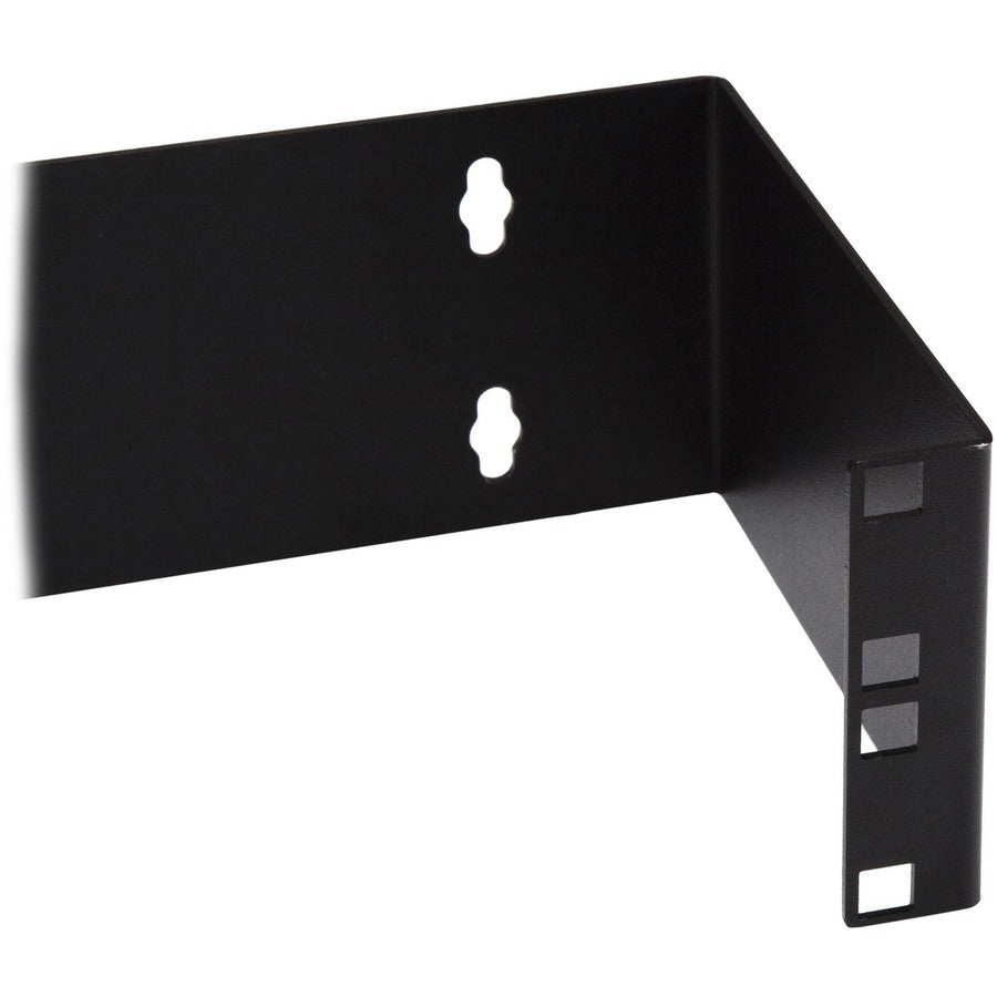 StarTech.com 2U 19in Hinged Wallmount Bracket for Patch Panels — WALLMOUNTH2