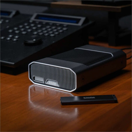 SanDisk G-DRIVE PROJECT SDPHG1H-008T-NBAAD 22 TB Portable Hard Drive - External - Gray — SDPHG1H-022T-NBAAD