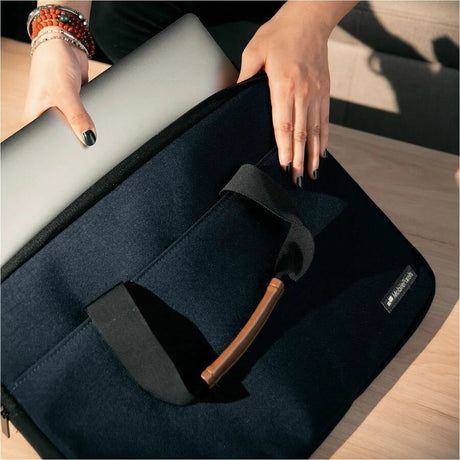 Mobile Pixels Carrying Case (Sleeve) for 13" to 15.6" Notebook - Navy — 102-1003P01