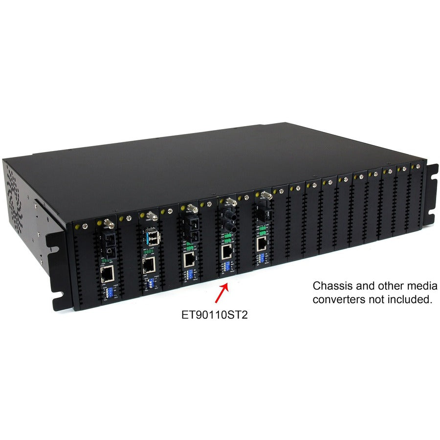 StarTech.com 10/100 Mbps Multi Mode Fiber Media Converter ST 2 km — ET90110ST2