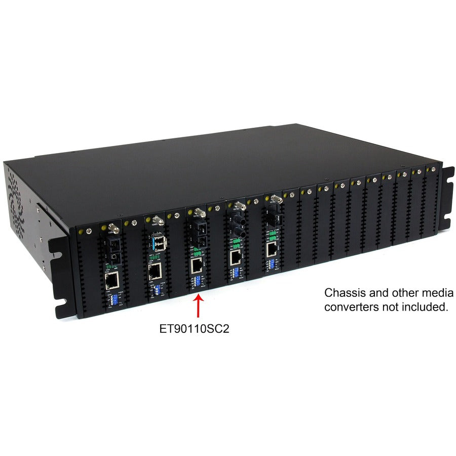 StarTech.com 10/100 Mbps Multi Mode Fiber Media Converter SC 2 km — ET90110SC2