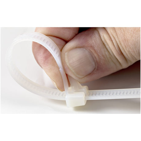 StarTech.com 8"(20cm) Reusable Cable Ties, 1-7/8"(50mm) Dia. 50lb(22Kg) Tensile Strength, Nylon, In/Outdoor, UL Listed, 100 Pack, White — CBMZTRB8