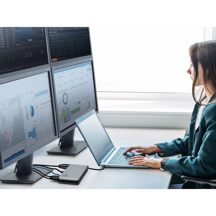 SIIG Quad Display Thunderbolt 4 Docking Station & PD — JU-DK0U11-S1