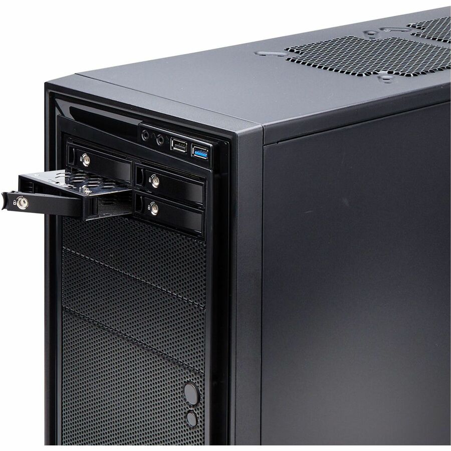 StarTech.com 4-Bay Backplane for U.2 Drives, Fits in a 5.25inch Bay, Mobile Rack for 2.5inch U.2 (SFF-8639) NVMe HDD/SSDs, Removable Trays — 4U2525-SAS-BACKPLANE
