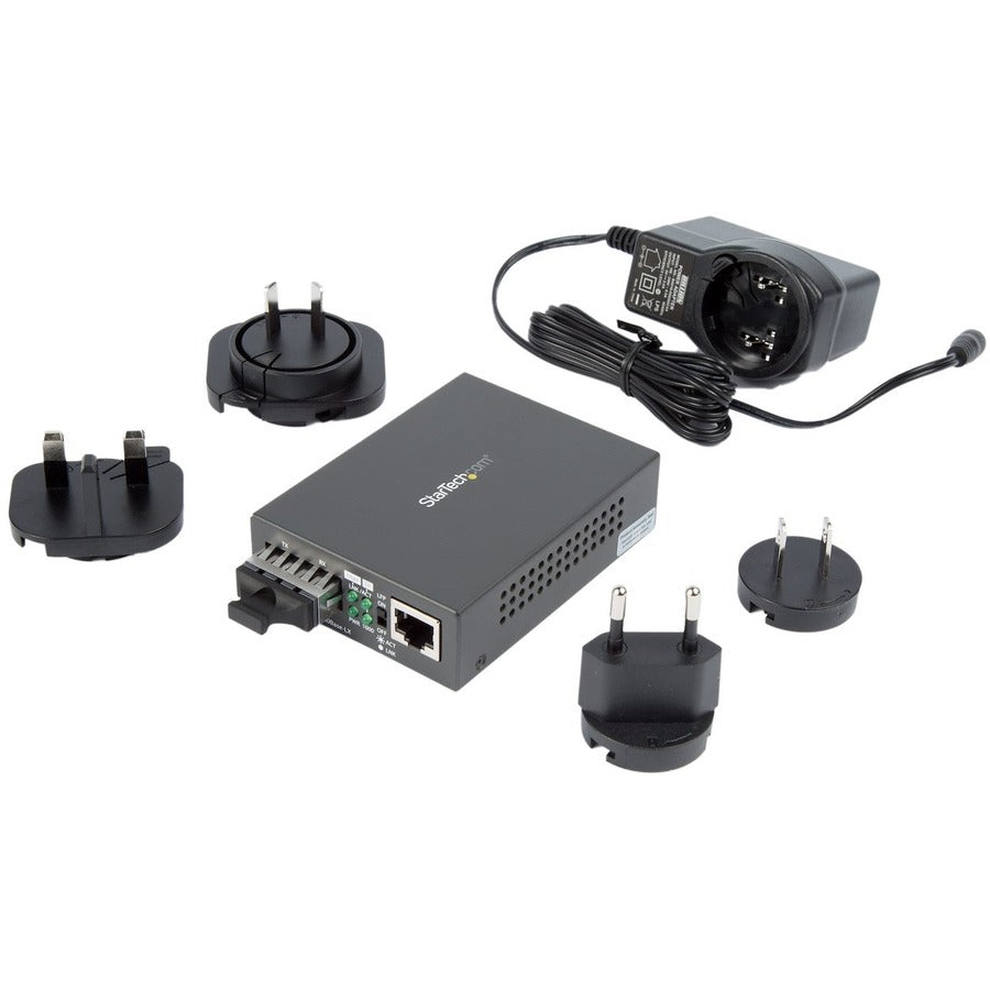 StarTech.com Single Mode SC Fiber Ethernet Media Converter - 1000BASE-LX Gigabit Fiber Optic to Copper Bridge - 10/100/1000 Network 10km — MCMGBSCSM10
