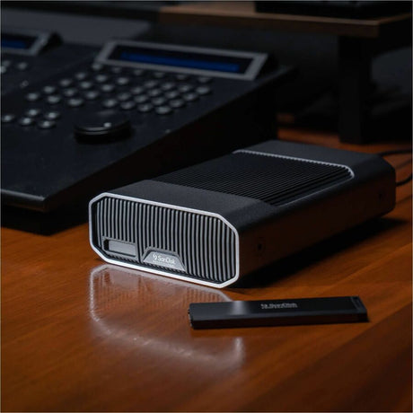 SanDisk Professional G-DRIVE PROJECT SDPHG1H-008T-NBAAD 8 TB Portable Hard Drive - External - Gray — SDPHG1H-008T-NBAAD